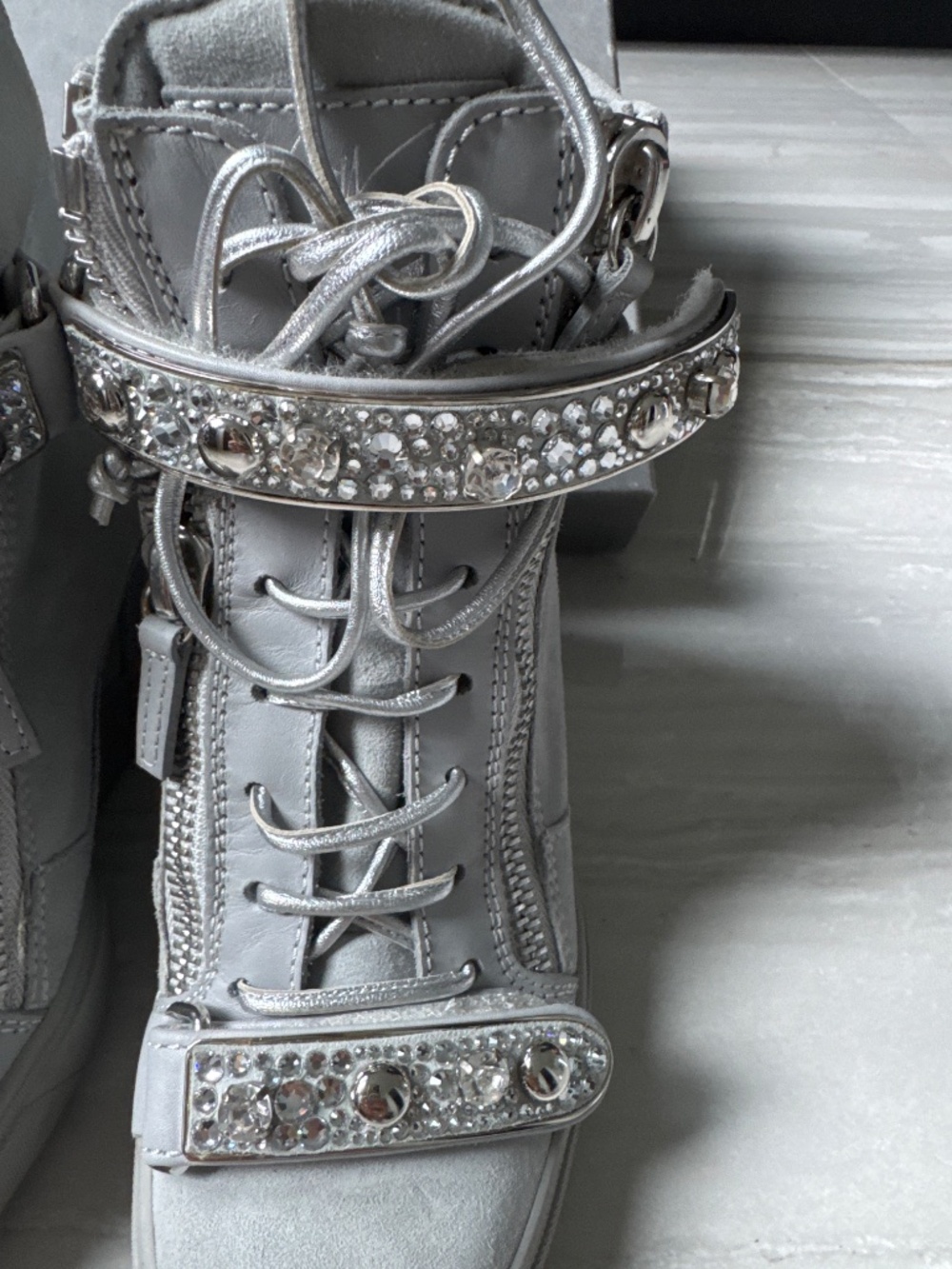 Giuseppe Zanotti for Jennifer Lopez - Picture 2 of 8